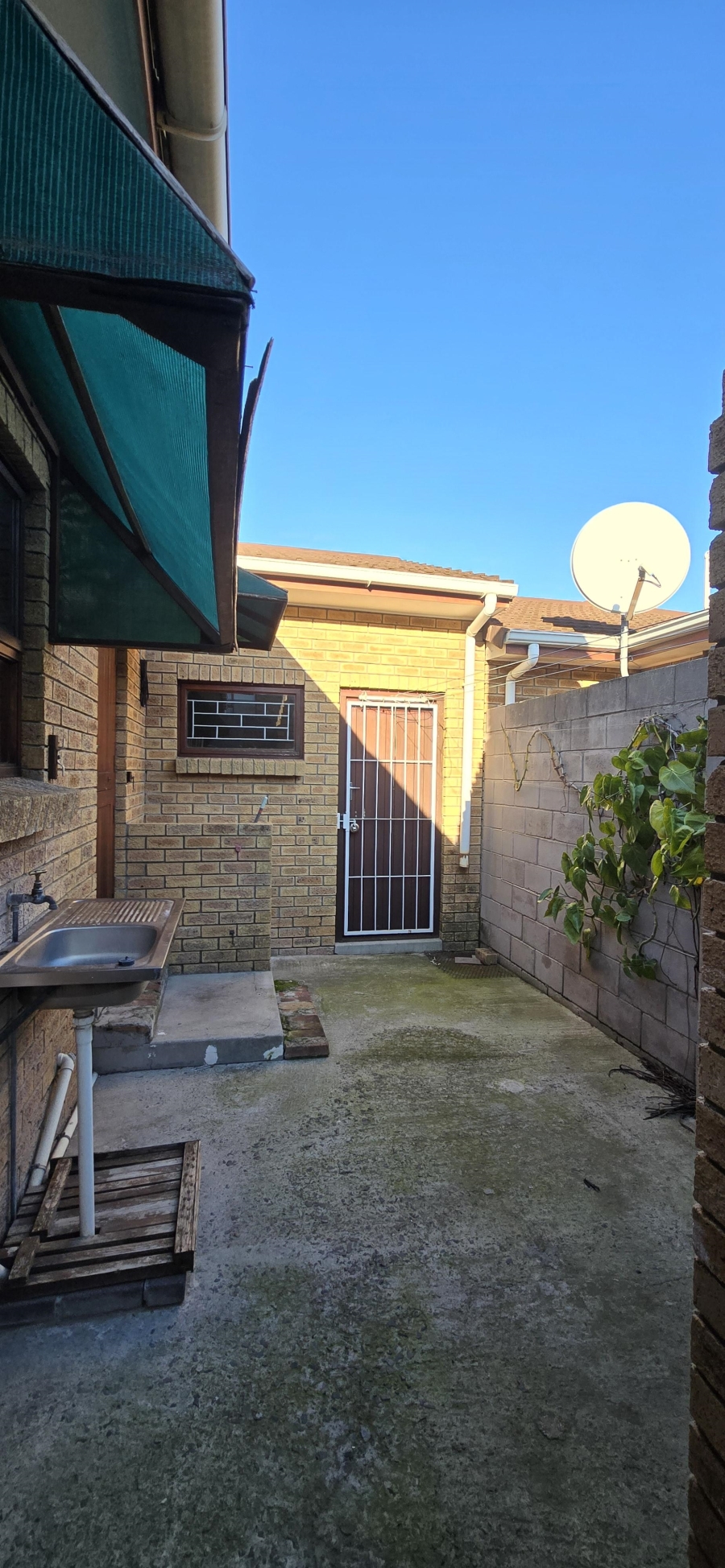 3 Bedroom Property for Sale in Die Wingerd Western Cape